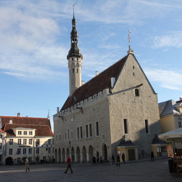 Tallinn city tour usually includes cityhall square